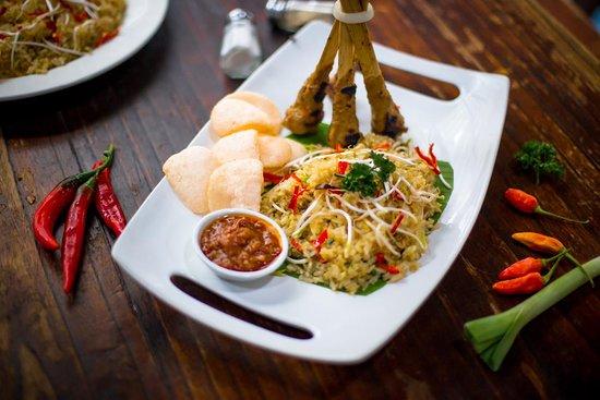 Sendok Emas Bar & Restaurant